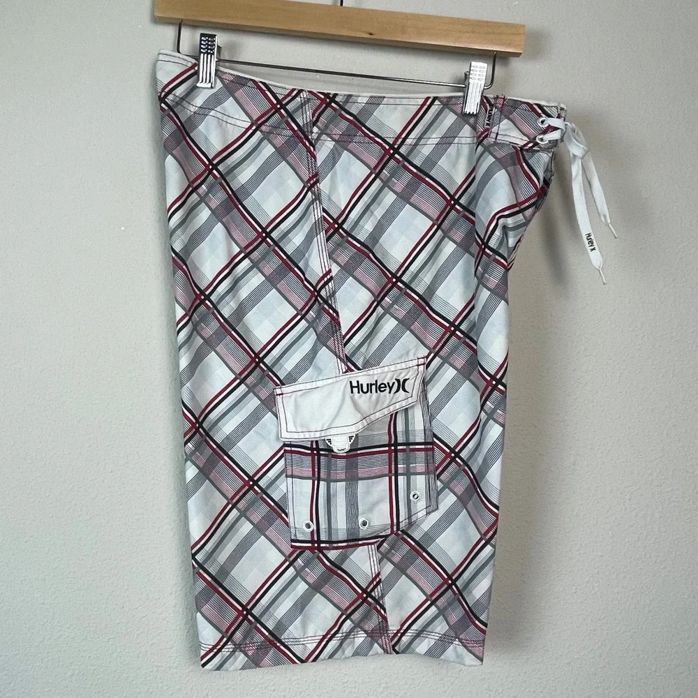 Hurley Mens Plaid Board Shorts White Red Black‎ Cargo Pocket MB04PN Size 34